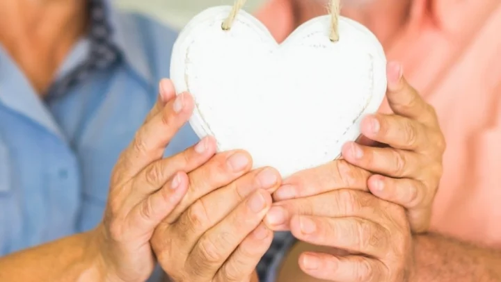 Spark L.o.v.e. This Valentine'S Day In Memory Care 5 Feb2026 Iris Memory Care Of Edmond Blog 1 Pic 1 Kr2T7R