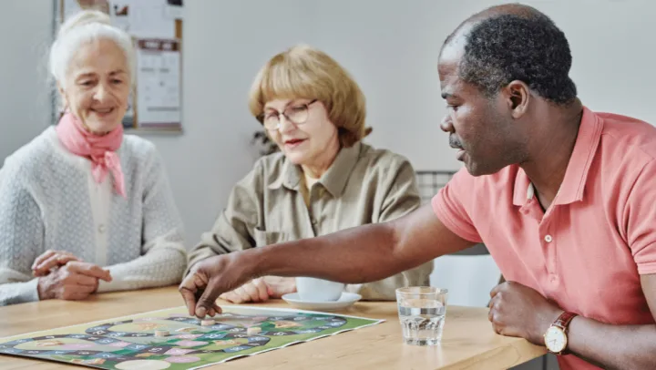 Beyond Bingo: Memory Care Activities For Seniors 3 Nov2025 Iris Mc Blog 6 Rowlett Pic 1